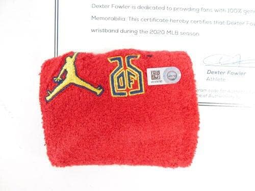 2019 Dexter Fowler Oyun Kullanılmış ve İmzalı Nike Jordan Bileklik Cardinals COA-MLB İmzalı Oyun Kullanılmış Yarasalar